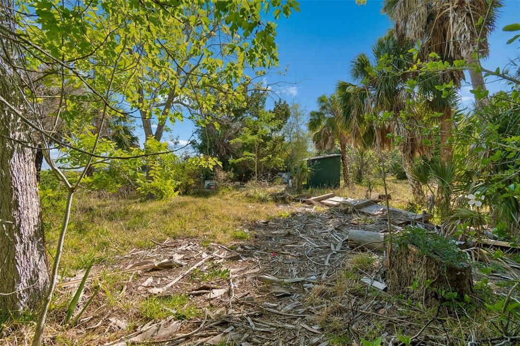 На продажу: $950,000 (3.40 acres)