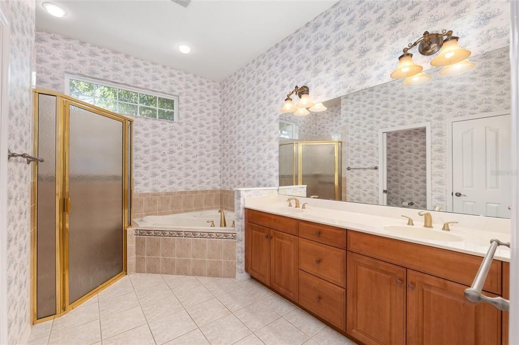 Activo con contrato: $579,990 (4 camas, 3 baños, 2636 Pies cuadrados)