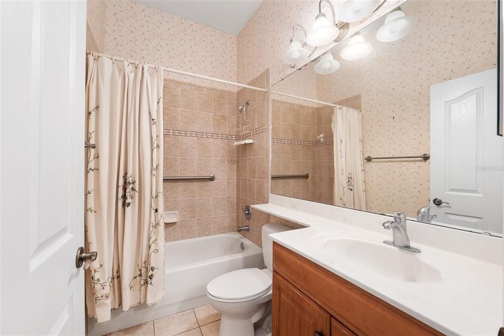 Activo con contrato: $579,990 (4 camas, 3 baños, 2636 Pies cuadrados)