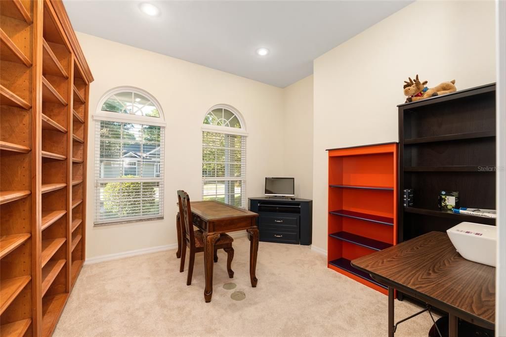 Activo con contrato: $579,990 (4 camas, 3 baños, 2636 Pies cuadrados)