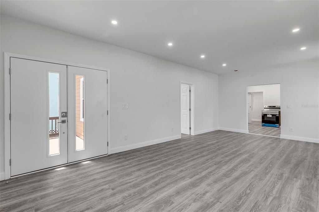 En Venta: $875,000 (6 camas, 0 baños, 2370 Pies cuadrados)