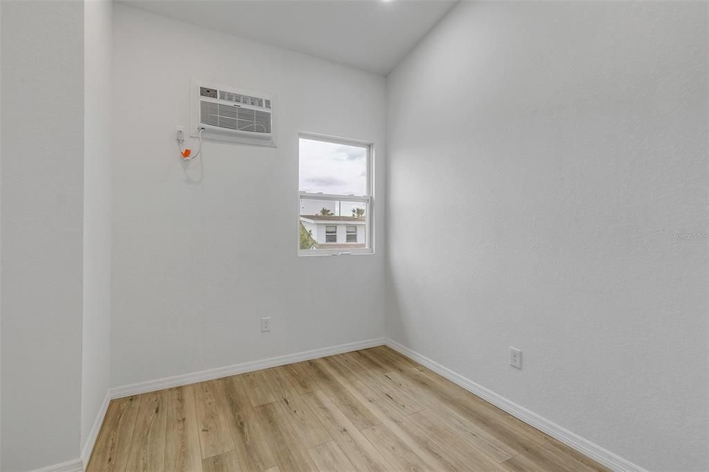 En Venta: $875,000 (6 camas, 0 baños, 2370 Pies cuadrados)