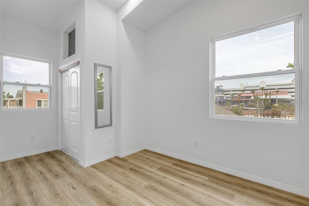 En Venta: $875,000 (6 camas, 0 baños, 2370 Pies cuadrados)