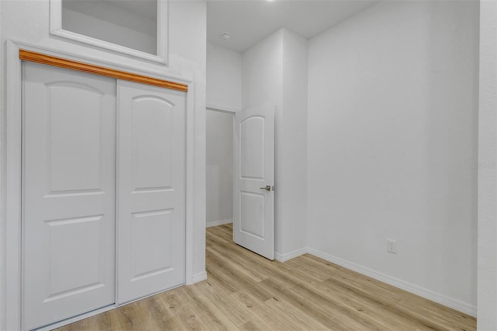 En Venta: $875,000 (6 camas, 0 baños, 2370 Pies cuadrados)