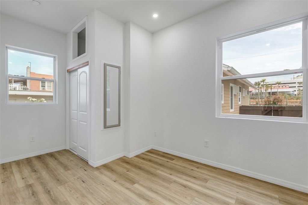 En Venta: $875,000 (6 camas, 0 baños, 2370 Pies cuadrados)