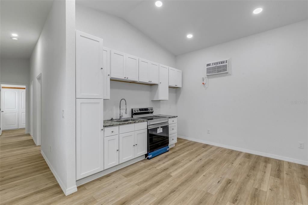 En Venta: $875,000 (6 camas, 0 baños, 2370 Pies cuadrados)