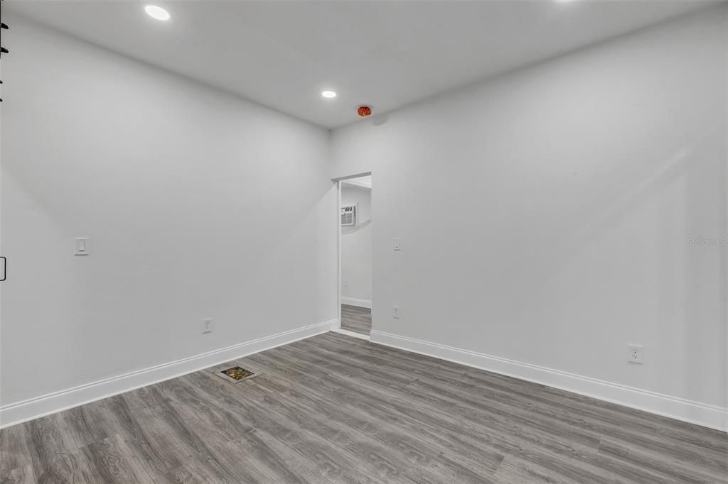En Venta: $875,000 (6 camas, 0 baños, 2370 Pies cuadrados)
