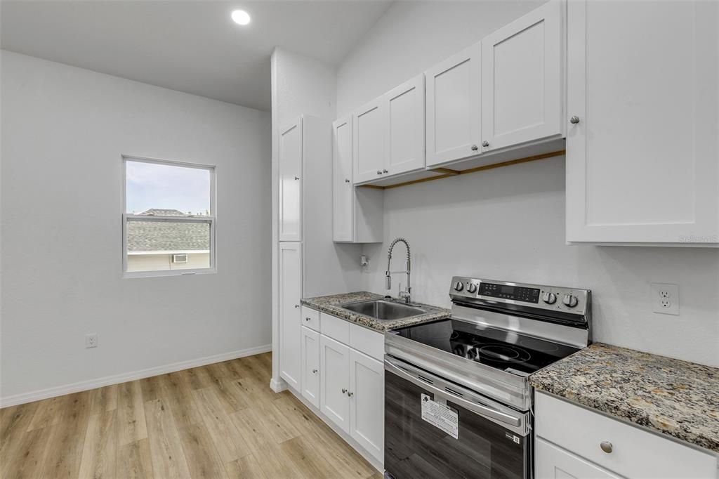 En Venta: $875,000 (6 camas, 0 baños, 2370 Pies cuadrados)