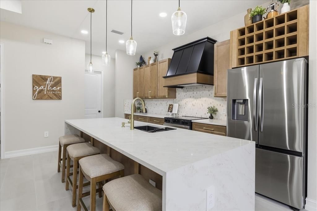 En Venta: $380,000 (4 camas, 2 baños, 1649 Pies cuadrados)