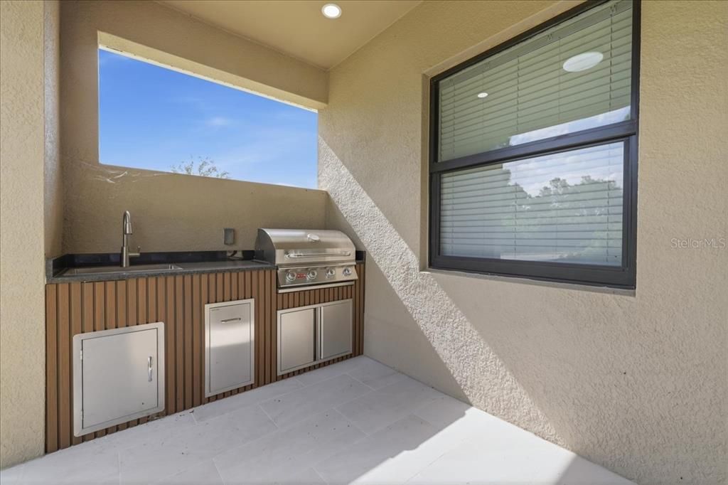 En Venta: $380,000 (4 camas, 2 baños, 1649 Pies cuadrados)