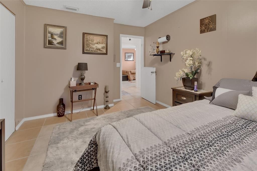 Activo con contrato: $239,900 (3 camas, 2 baños, 1132 Pies cuadrados)