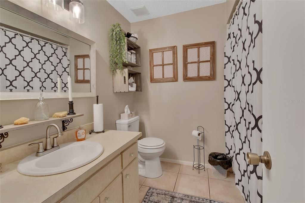 Activo con contrato: $239,900 (3 camas, 2 baños, 1132 Pies cuadrados)