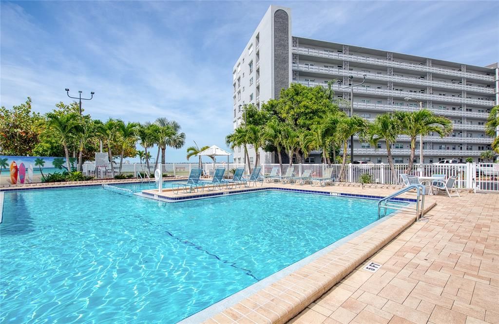 For Sale: $274,900 (2 beds, 2 baths, 1250 Square Feet)