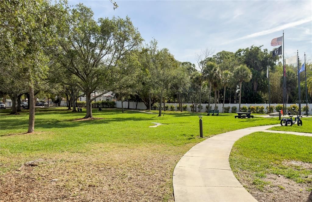 For Sale: $274,900 (2 beds, 2 baths, 1250 Square Feet)