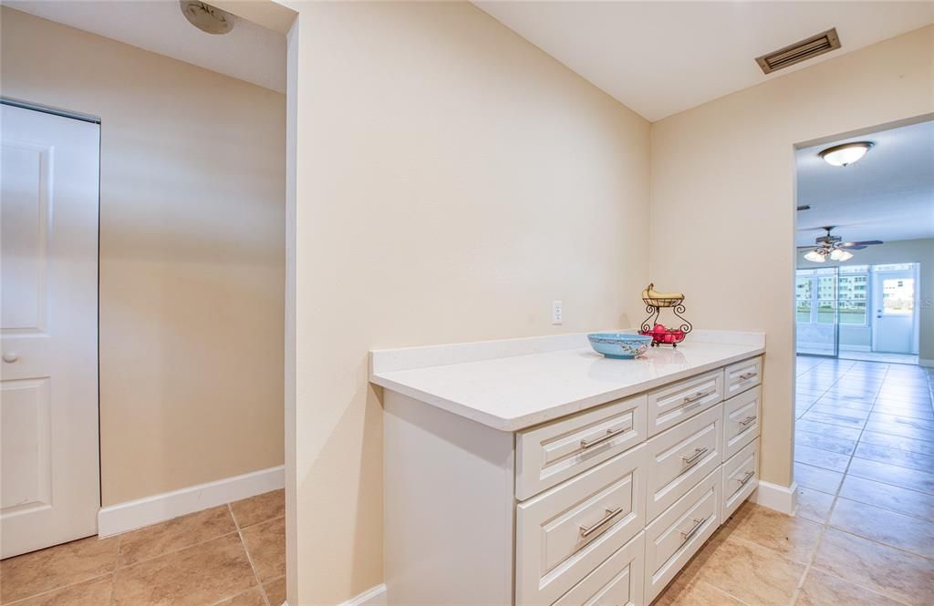 For Sale: $274,900 (2 beds, 2 baths, 1250 Square Feet)