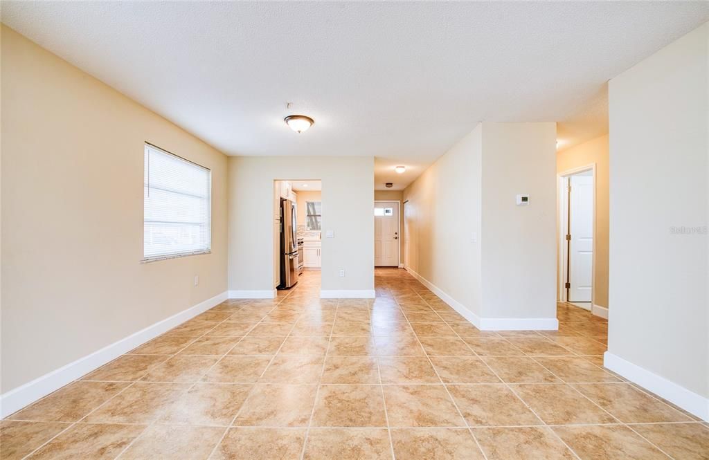 For Sale: $274,900 (2 beds, 2 baths, 1250 Square Feet)
