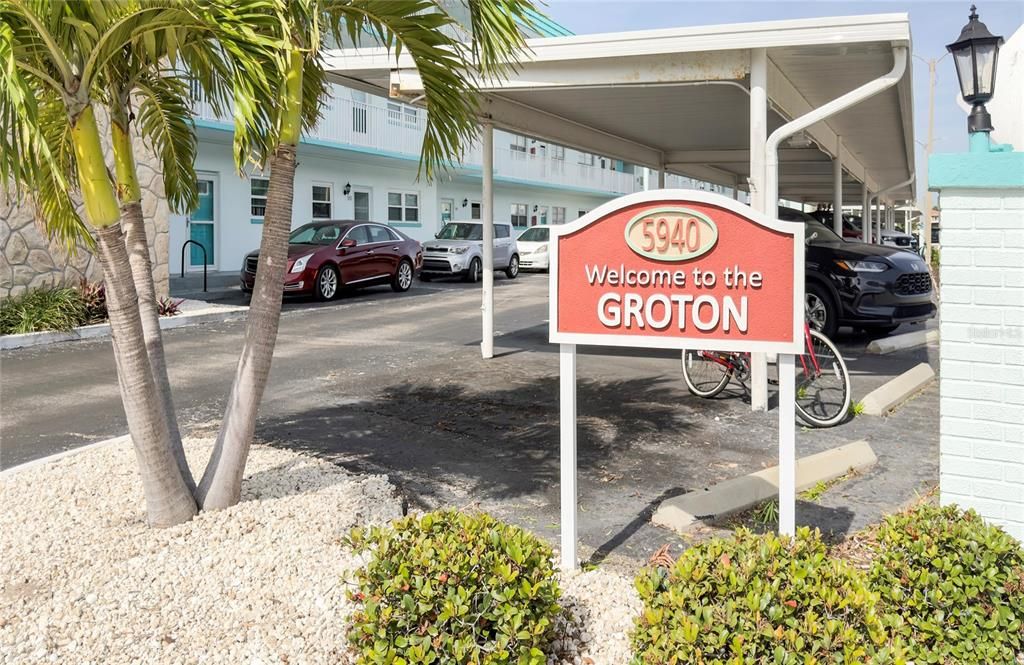 For Sale: $274,900 (2 beds, 2 baths, 1250 Square Feet)