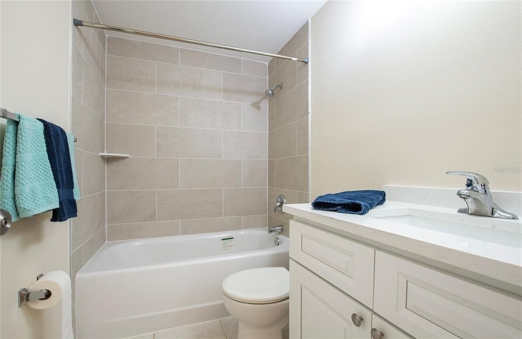 For Sale: $274,900 (2 beds, 2 baths, 1250 Square Feet)
