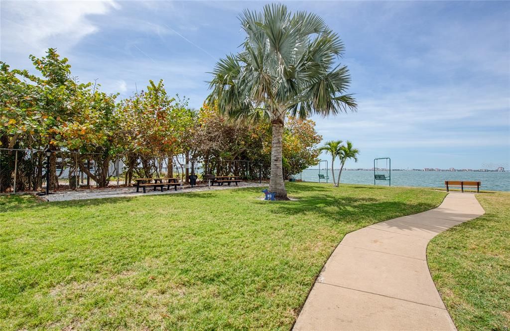For Sale: $274,900 (2 beds, 2 baths, 1250 Square Feet)
