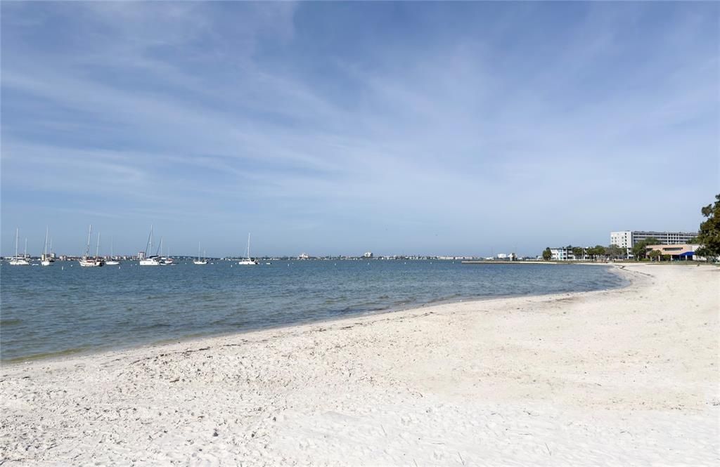 For Sale: $274,900 (2 beds, 2 baths, 1250 Square Feet)