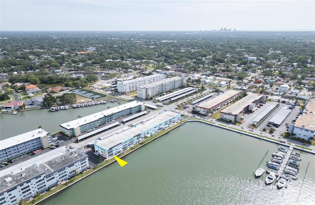 For Sale: $274,900 (2 beds, 2 baths, 1250 Square Feet)