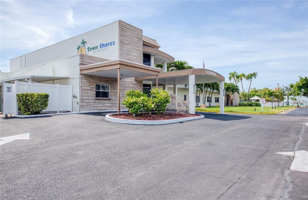 For Sale: $274,900 (2 beds, 2 baths, 1250 Square Feet)