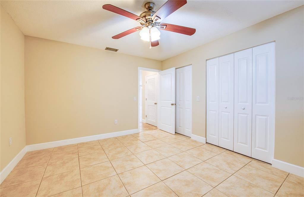 For Sale: $274,900 (2 beds, 2 baths, 1250 Square Feet)