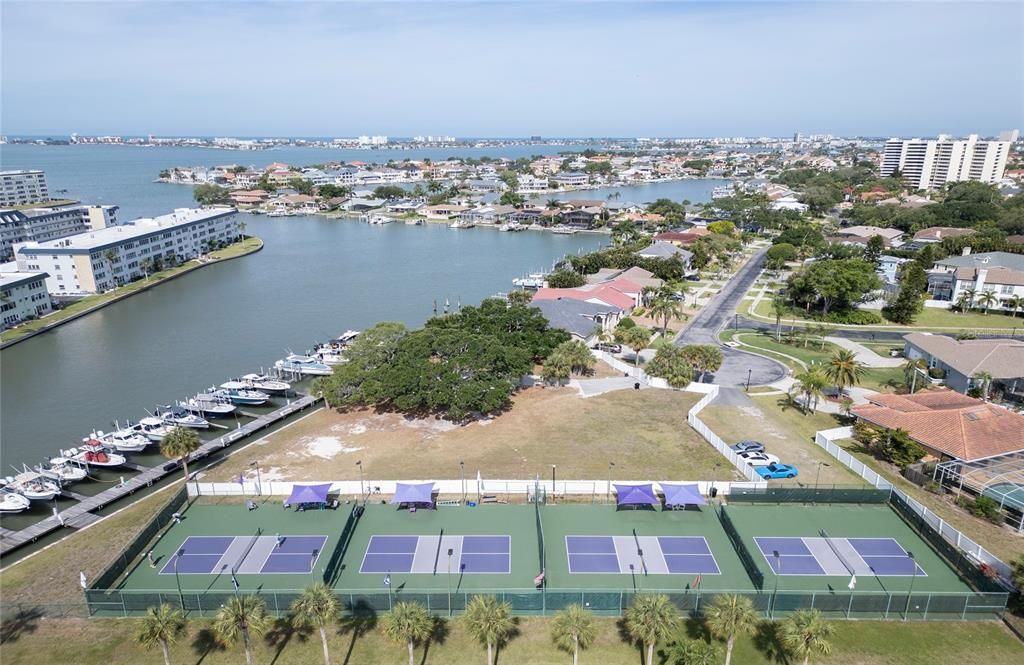 For Sale: $274,900 (2 beds, 2 baths, 1250 Square Feet)