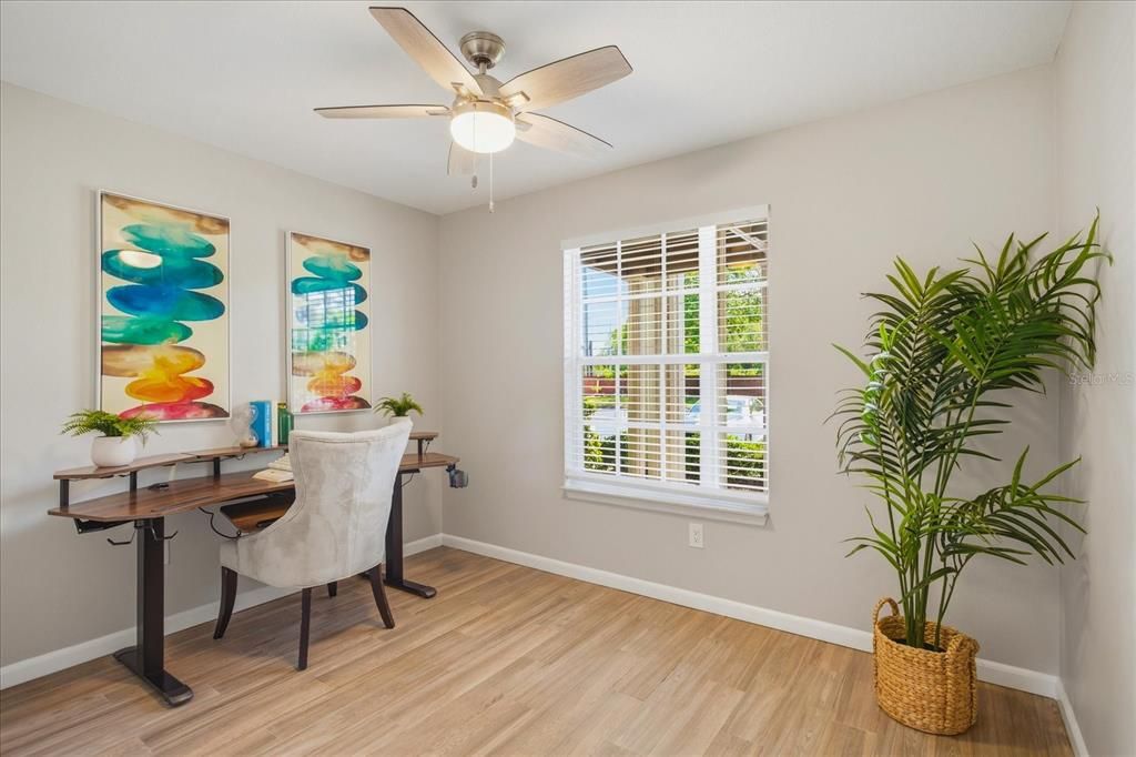 Active With Contract: $210,000 (2 beds, 1 baths, 875 Square Feet)