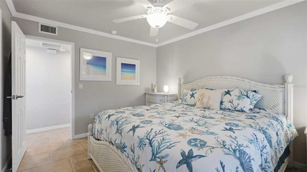 For Sale: $400,000 (1 beds, 1 baths, 625 Square Feet)