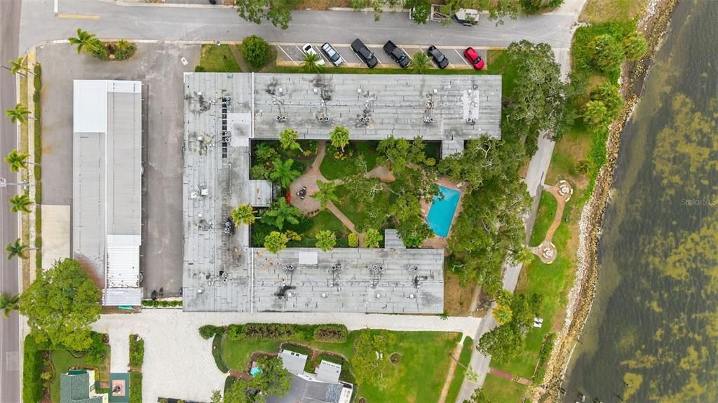 For Sale: $400,000 (1 beds, 1 baths, 625 Square Feet)