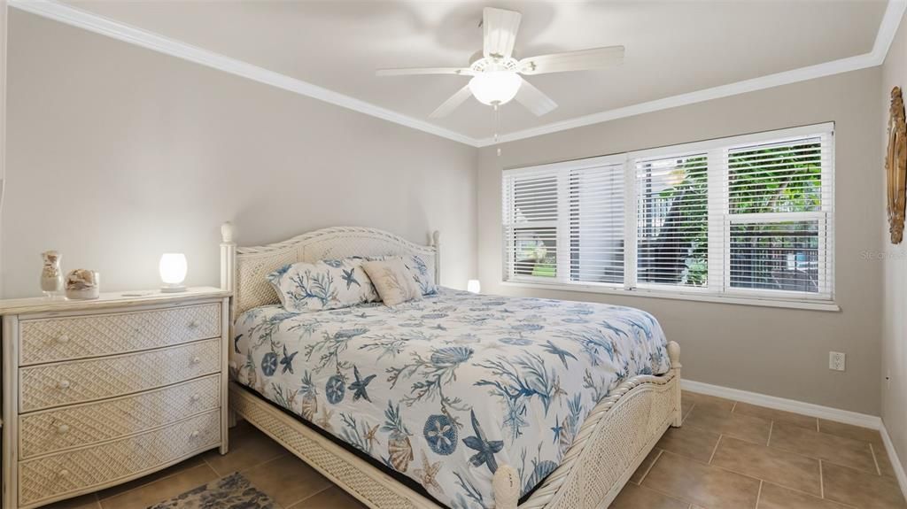 For Sale: $400,000 (1 beds, 1 baths, 625 Square Feet)