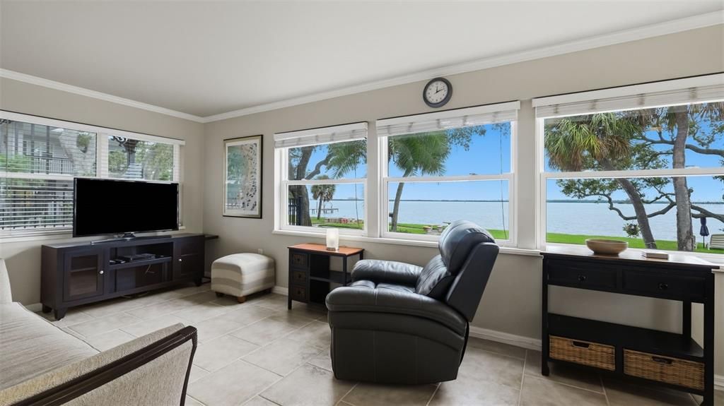 For Sale: $400,000 (1 beds, 1 baths, 625 Square Feet)