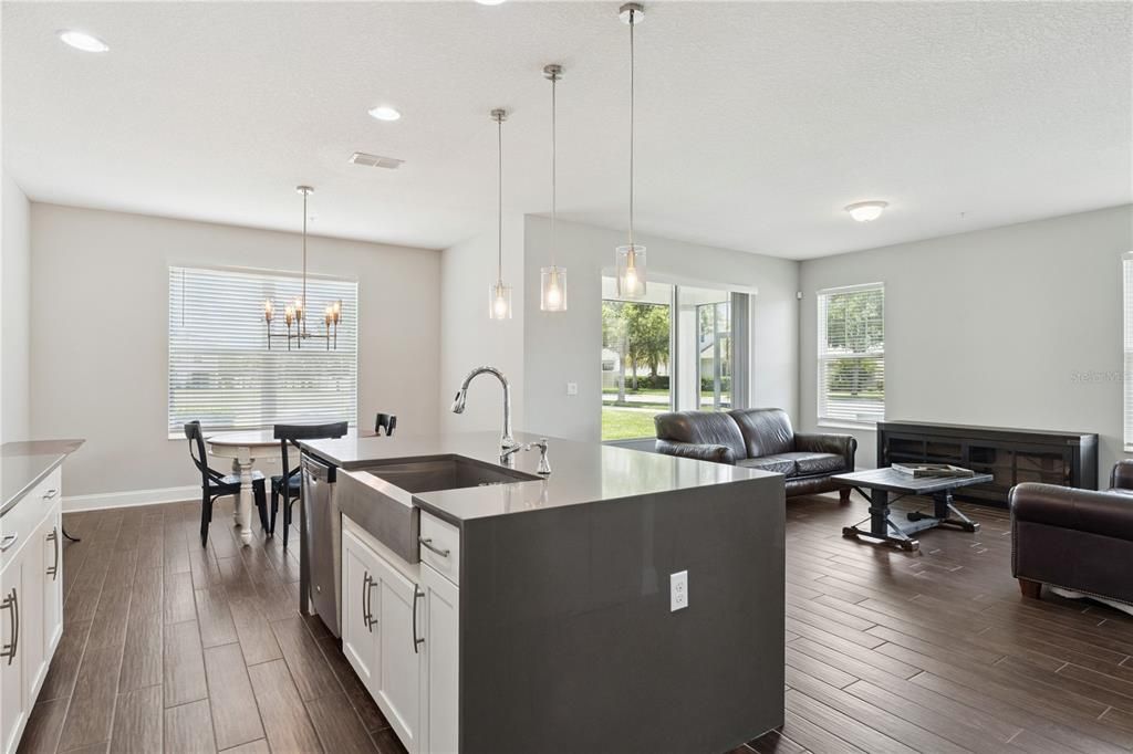 For Sale: $525,000 (3 beds, 2 baths, 2444 Square Feet)