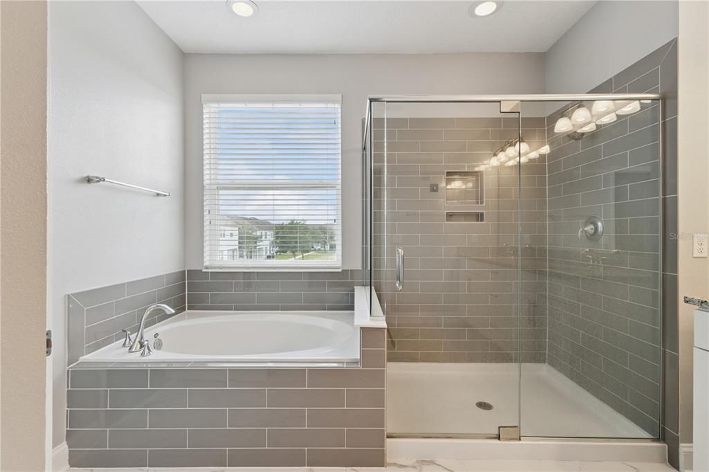 For Sale: $525,000 (3 beds, 2 baths, 2444 Square Feet)