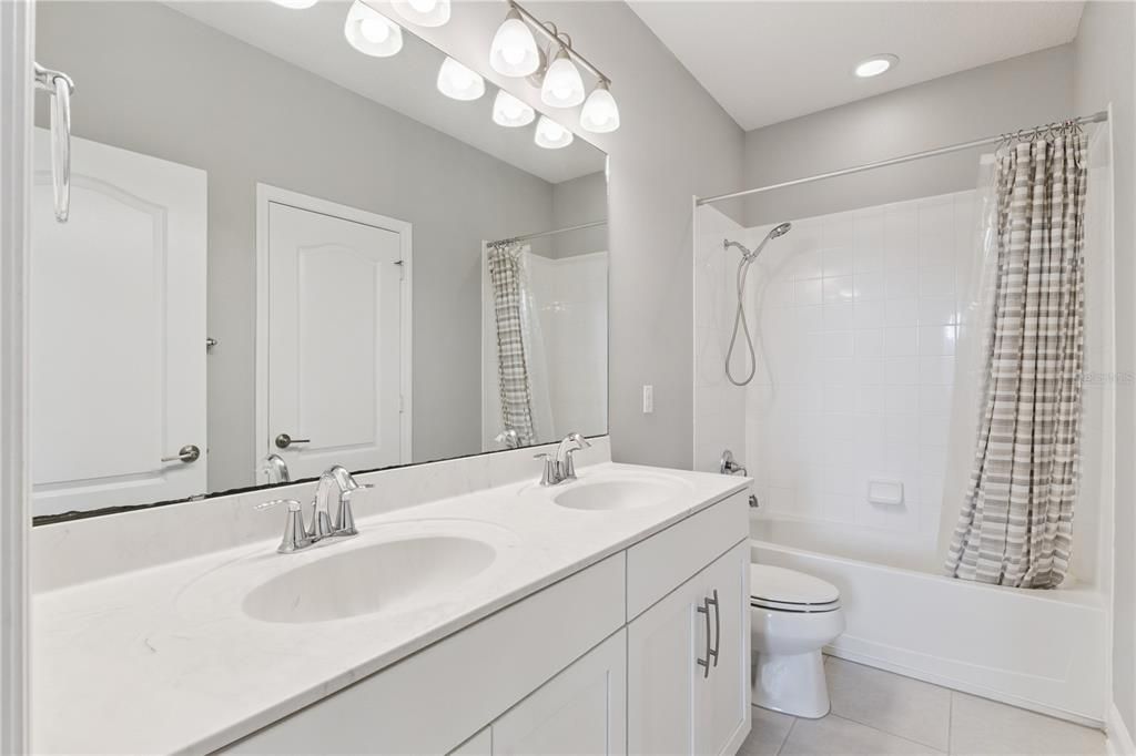 For Sale: $525,000 (3 beds, 2 baths, 2444 Square Feet)
