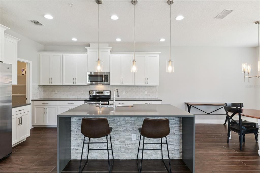 For Sale: $525,000 (3 beds, 2 baths, 2444 Square Feet)