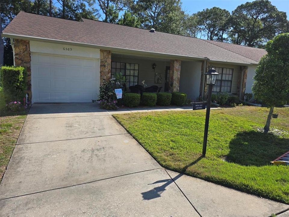 Active With Contract: $225,000 (2 beds, 2 baths, 1177 Square Feet)