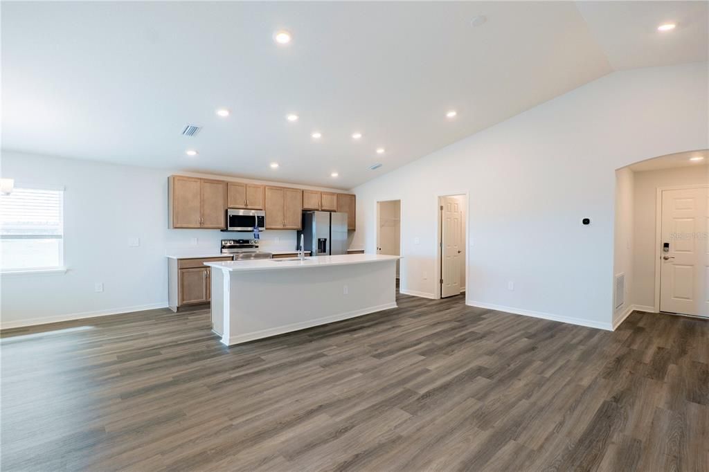 For Sale: $323,900 (3 beds, 2 baths, 1545 Square Feet)