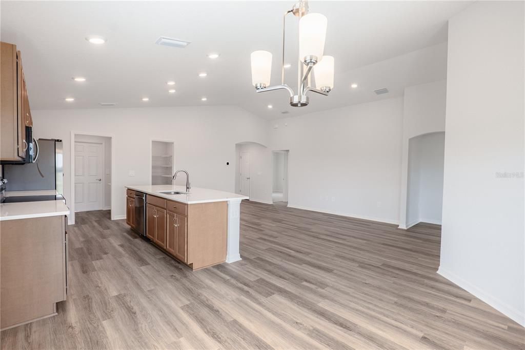 For Sale: $323,900 (3 beds, 2 baths, 1545 Square Feet)