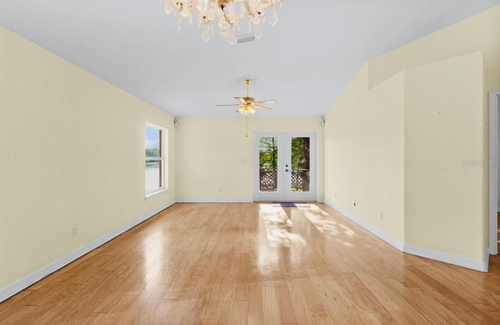 En Venta: $564,900 (3 camas, 2 baños, 2383 Pies cuadrados)