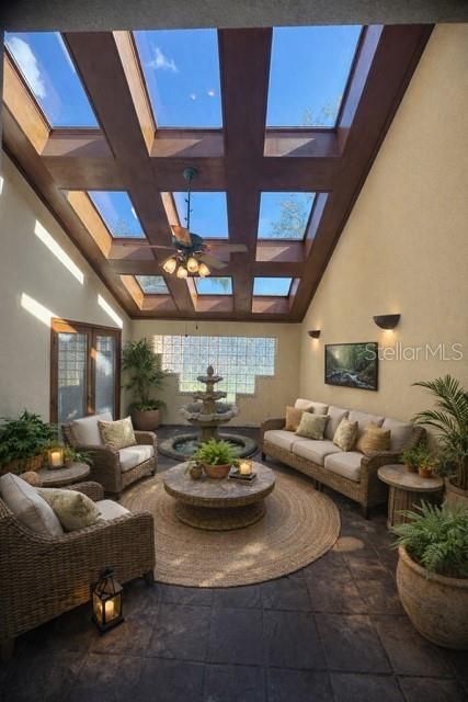 En Venta: $564,900 (3 camas, 2 baños, 2383 Pies cuadrados)