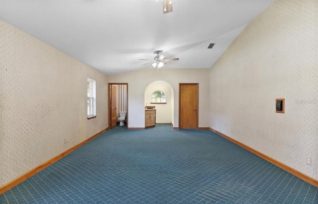 En Venta: $564,900 (3 camas, 2 baños, 2383 Pies cuadrados)