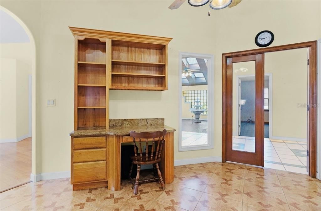 En Venta: $564,900 (3 camas, 2 baños, 2383 Pies cuadrados)
