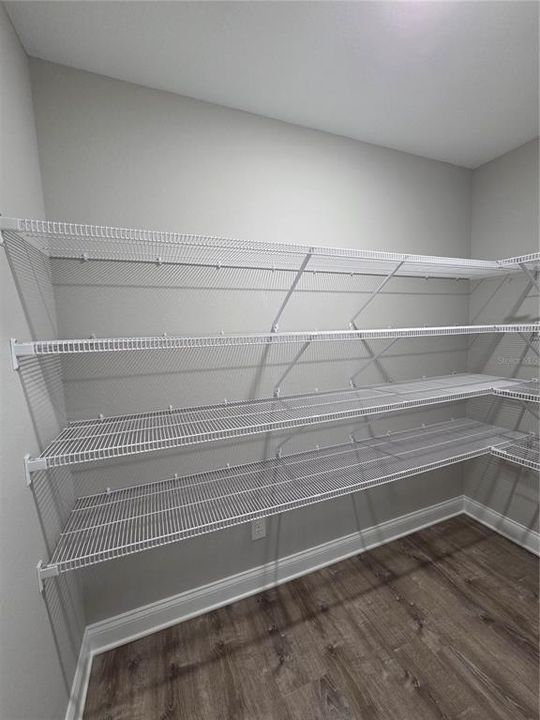 Под контрактом: $237,000 (3 спален, 2 ванн, 1095 Квадратных фут)