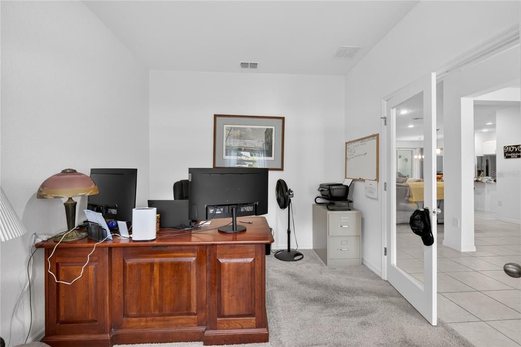 En Venta: $469,000 (4 camas, 3 baños, 2438 Pies cuadrados)
