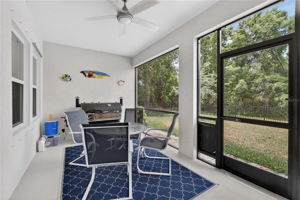 En Venta: $469,000 (4 camas, 3 baños, 2438 Pies cuadrados)