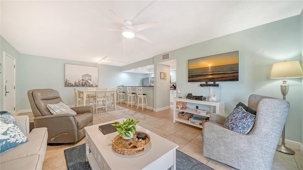 For Sale: $799,000 (2 beds, 2 baths, 1110 Square Feet)