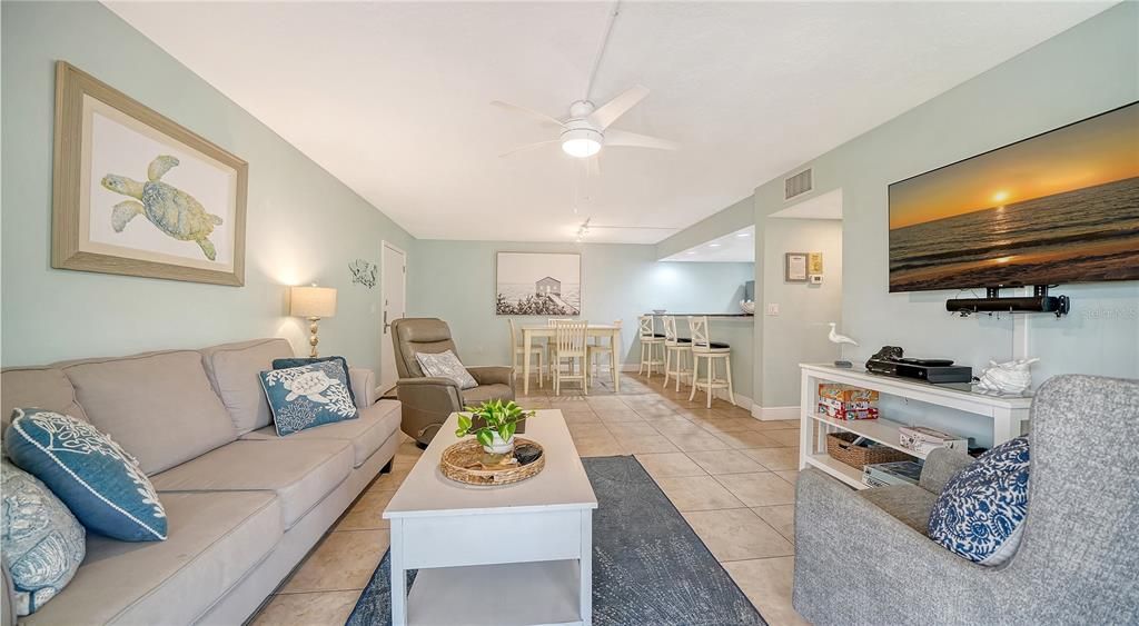 For Sale: $799,000 (2 beds, 2 baths, 1110 Square Feet)