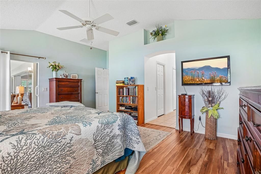 En Venta: $579,000 (3 camas, 2 baños, 1923 Pies cuadrados)